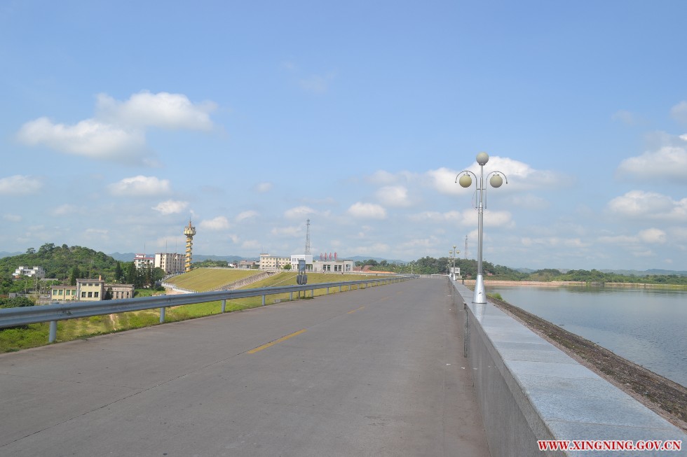 合水水库主坝全景.JPG